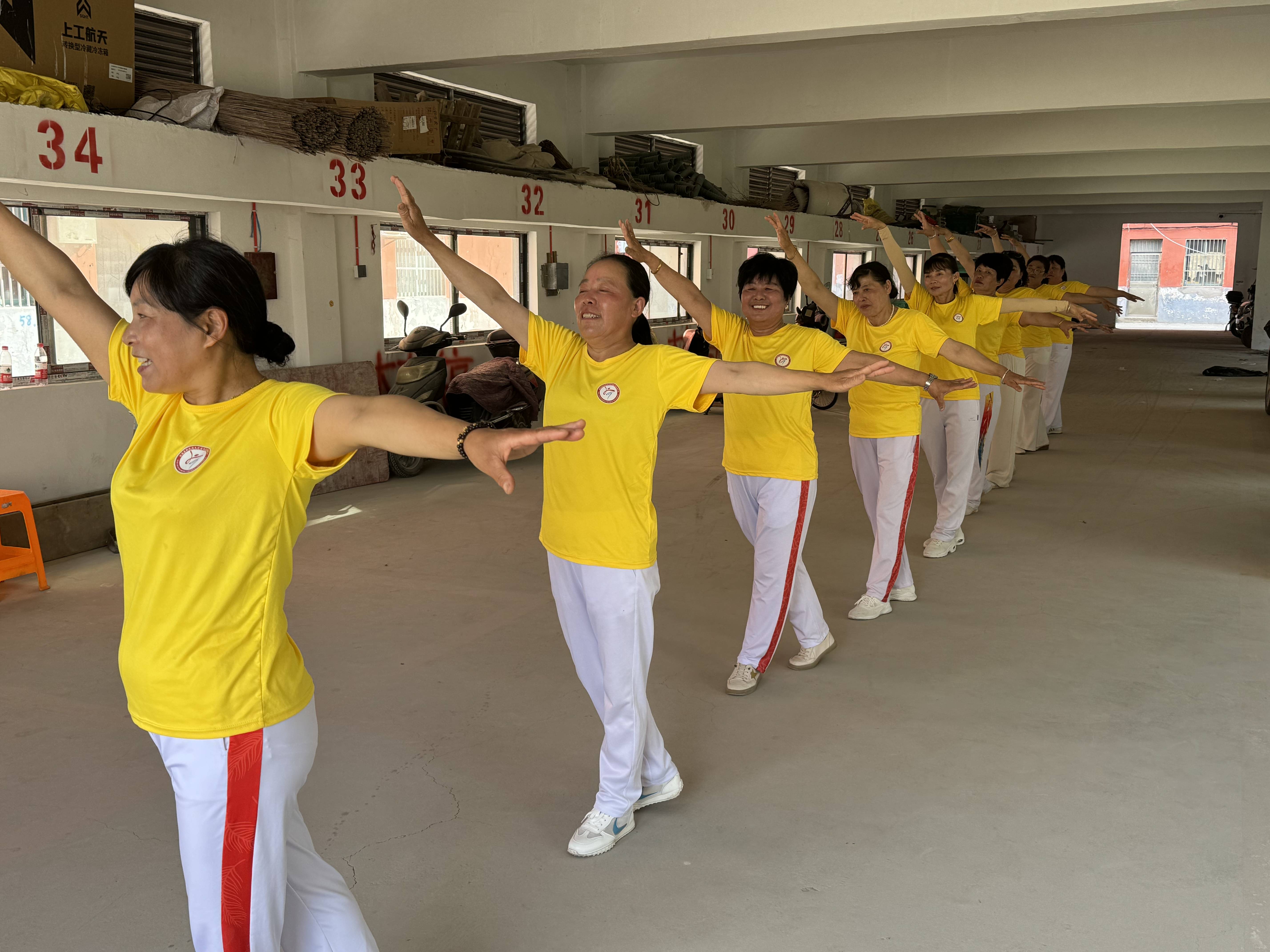 酷开亲友圈app下载-2018年江苏6岁女孩舞蹈课后瘫痪，妈妈看完监控，起诉同学和机构